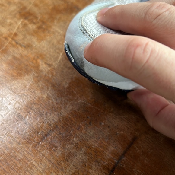 Nike Big Kids GS Huarache Run Shoes 7 Youth! Small flaw on the front. See pics. - Picture 7 of 9